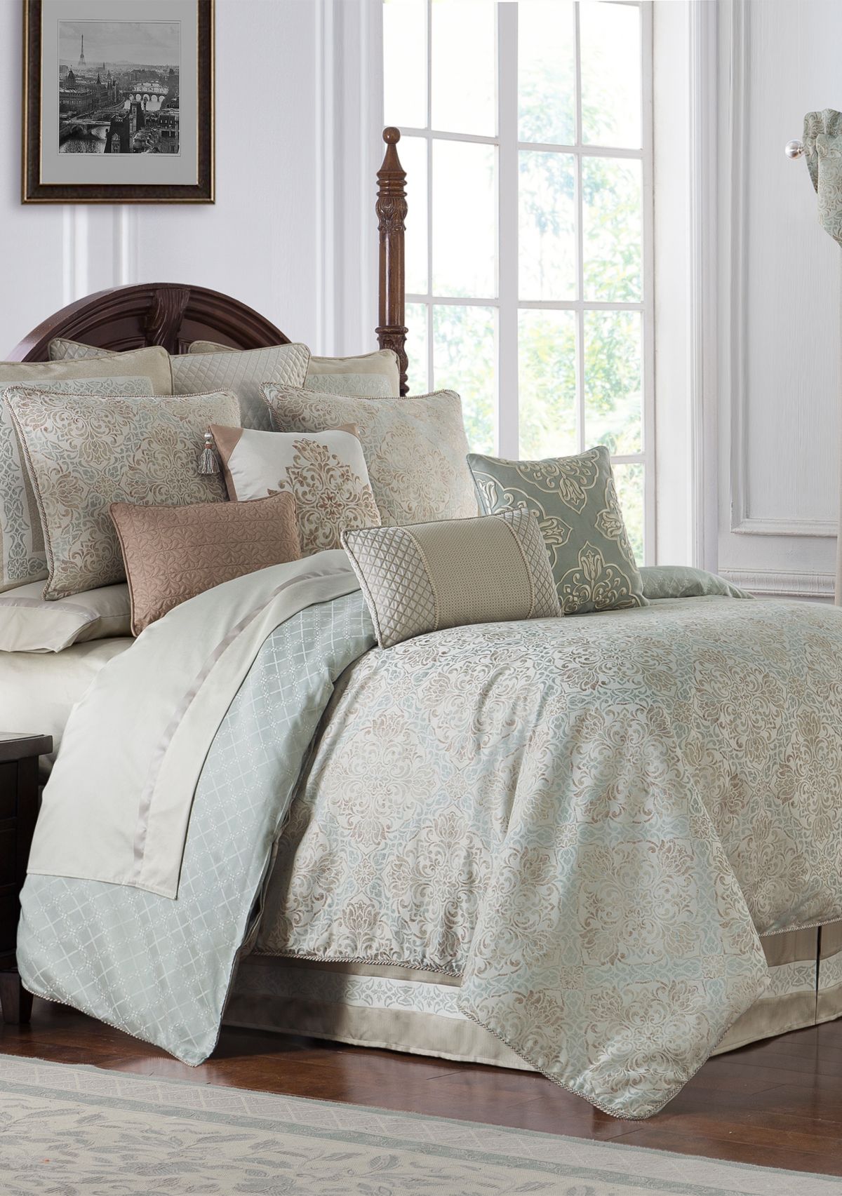 Gwyneth Comforter Set