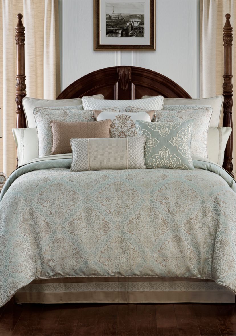 Gwyneth Comforter Set