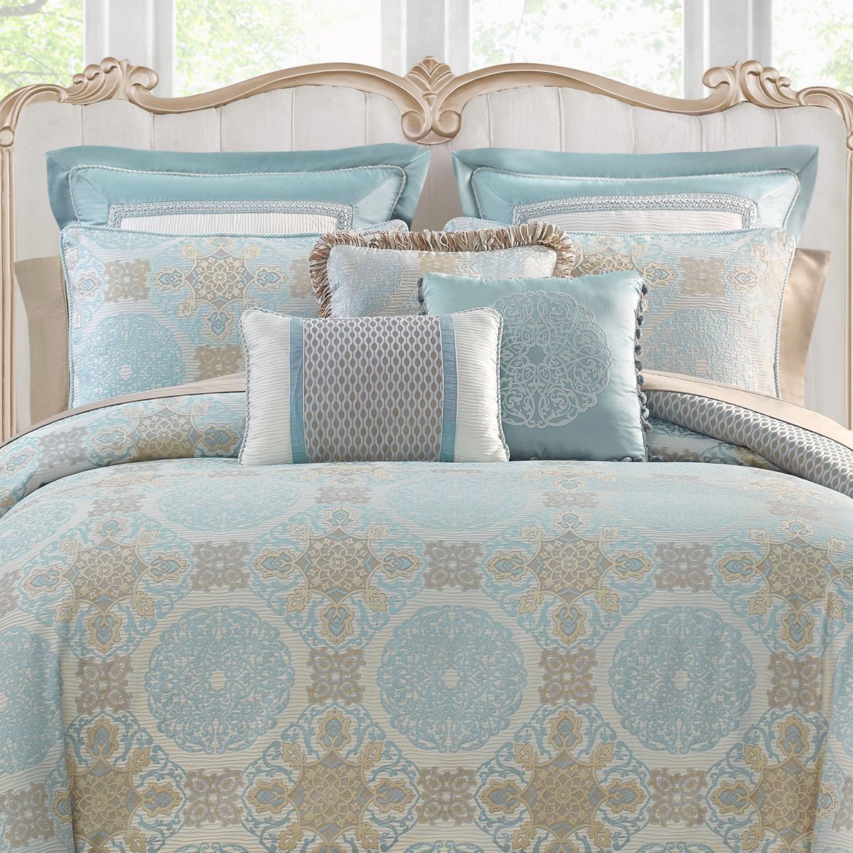 Jonet 6PC. Comforter Set