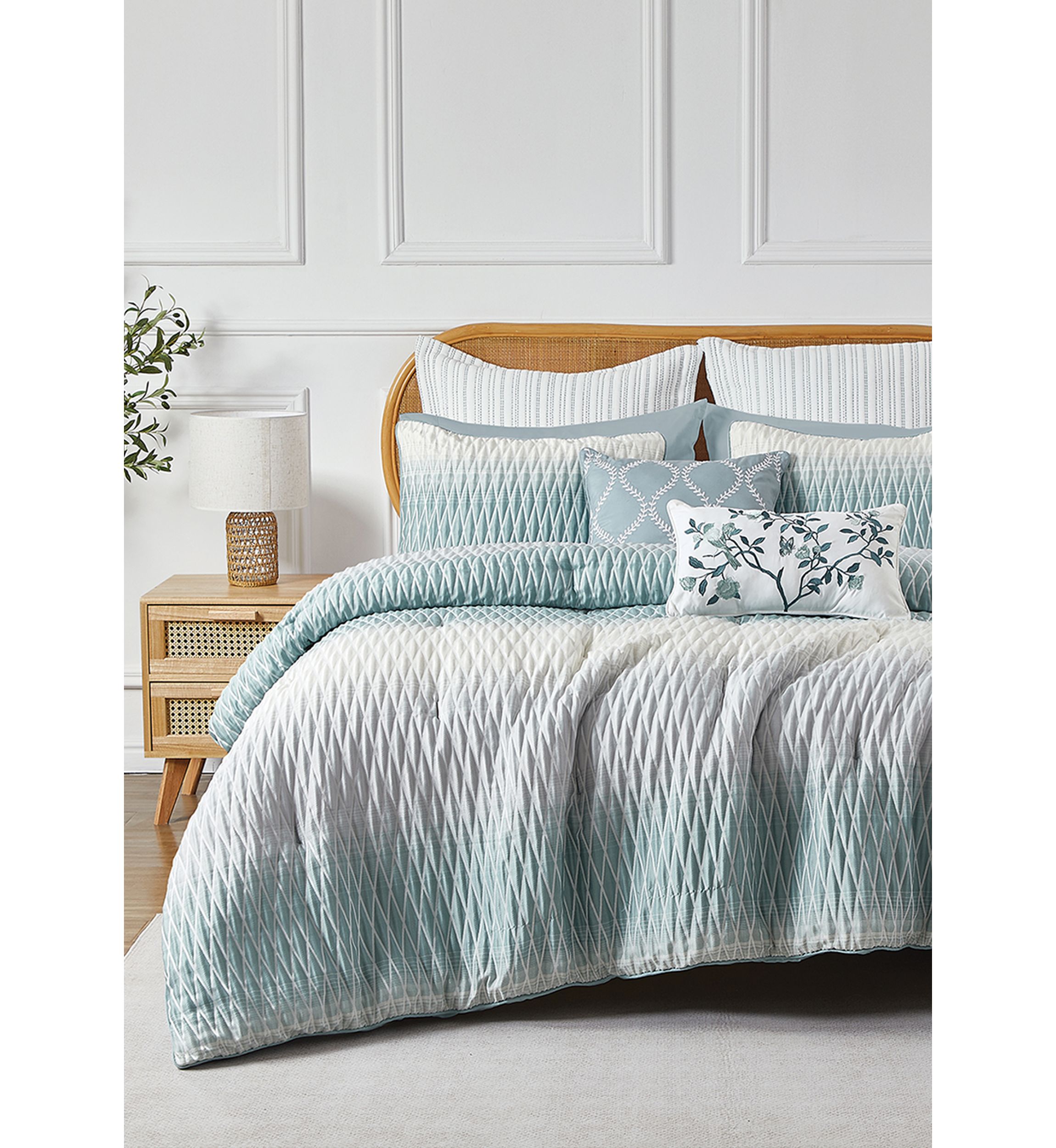 Waterford Living Diamond Ombré Comforter Set