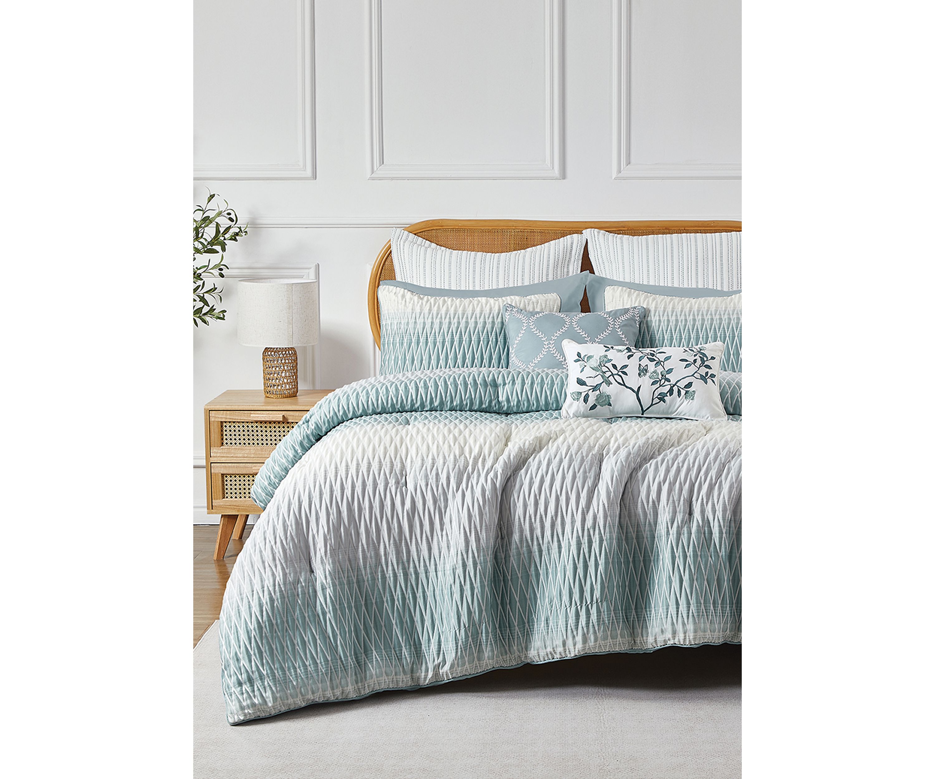 Waterford Living Diamond Ombré Comforter Set
