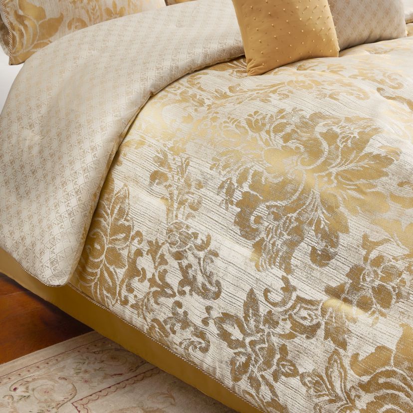  Tarmon Beige 8 Piece Queen Comforter Set 
