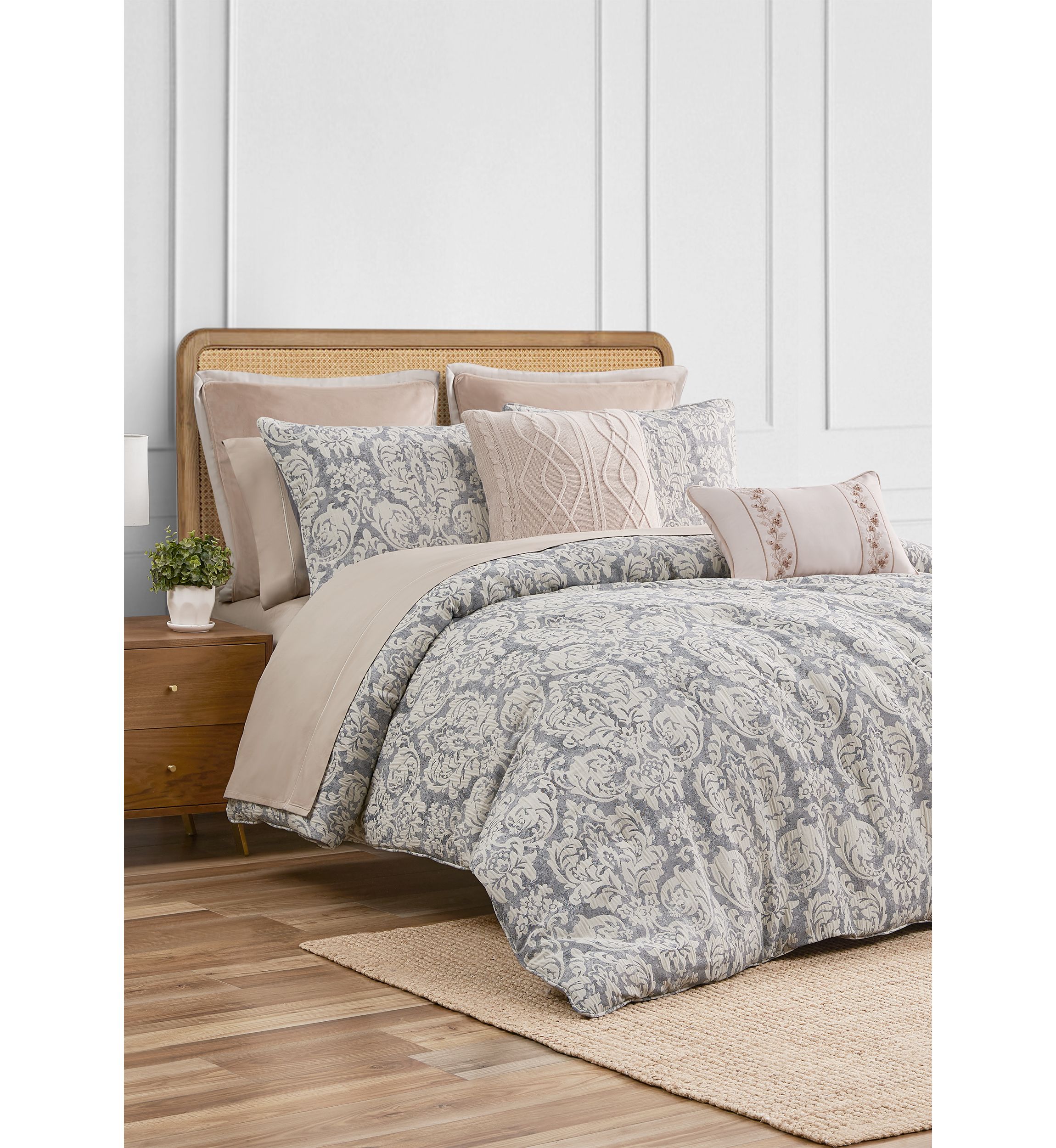Lyndsay 3 Piece Charcoal Comforter Set