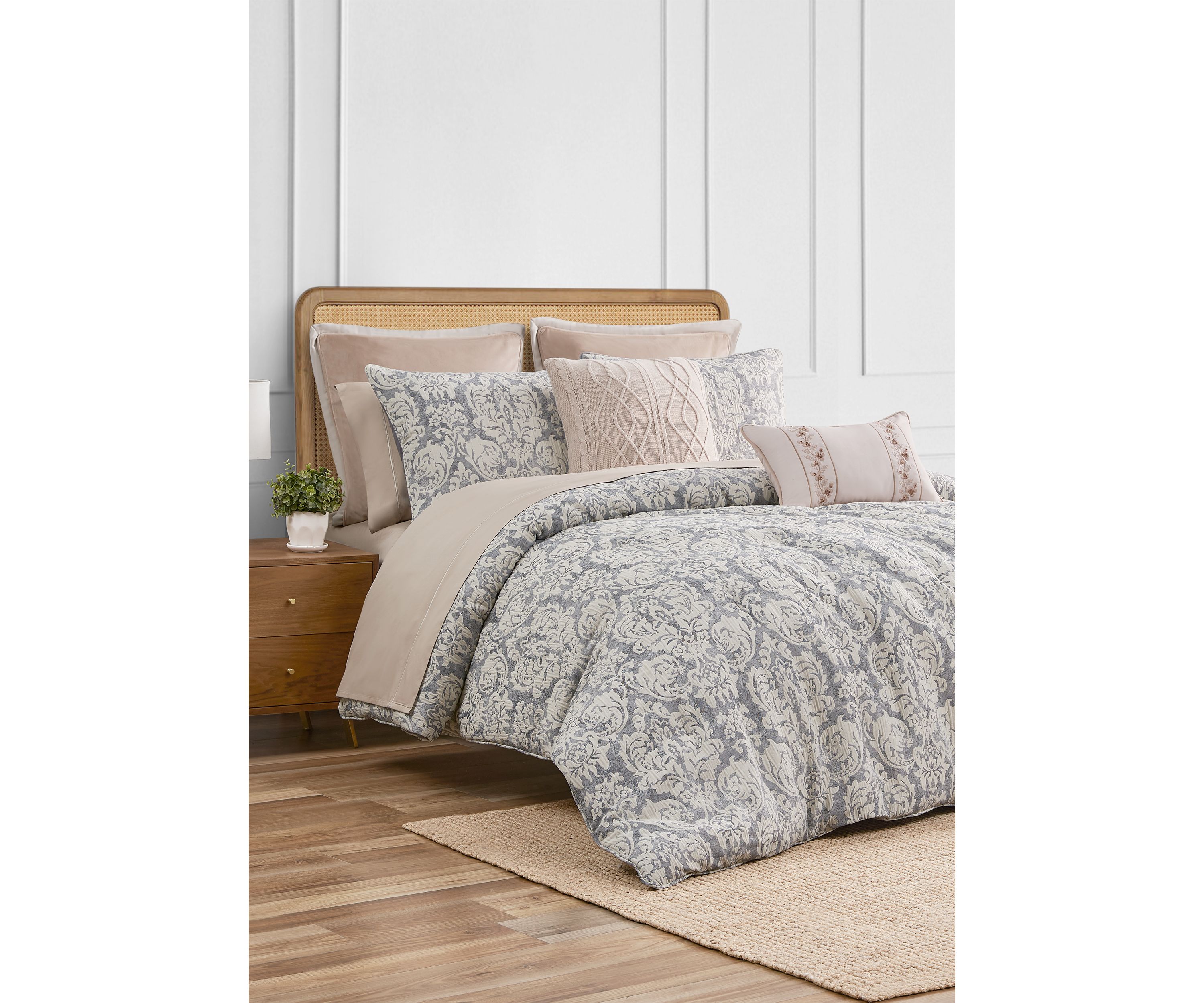 Lyndsay 3 Piece Charcoal Comforter Set