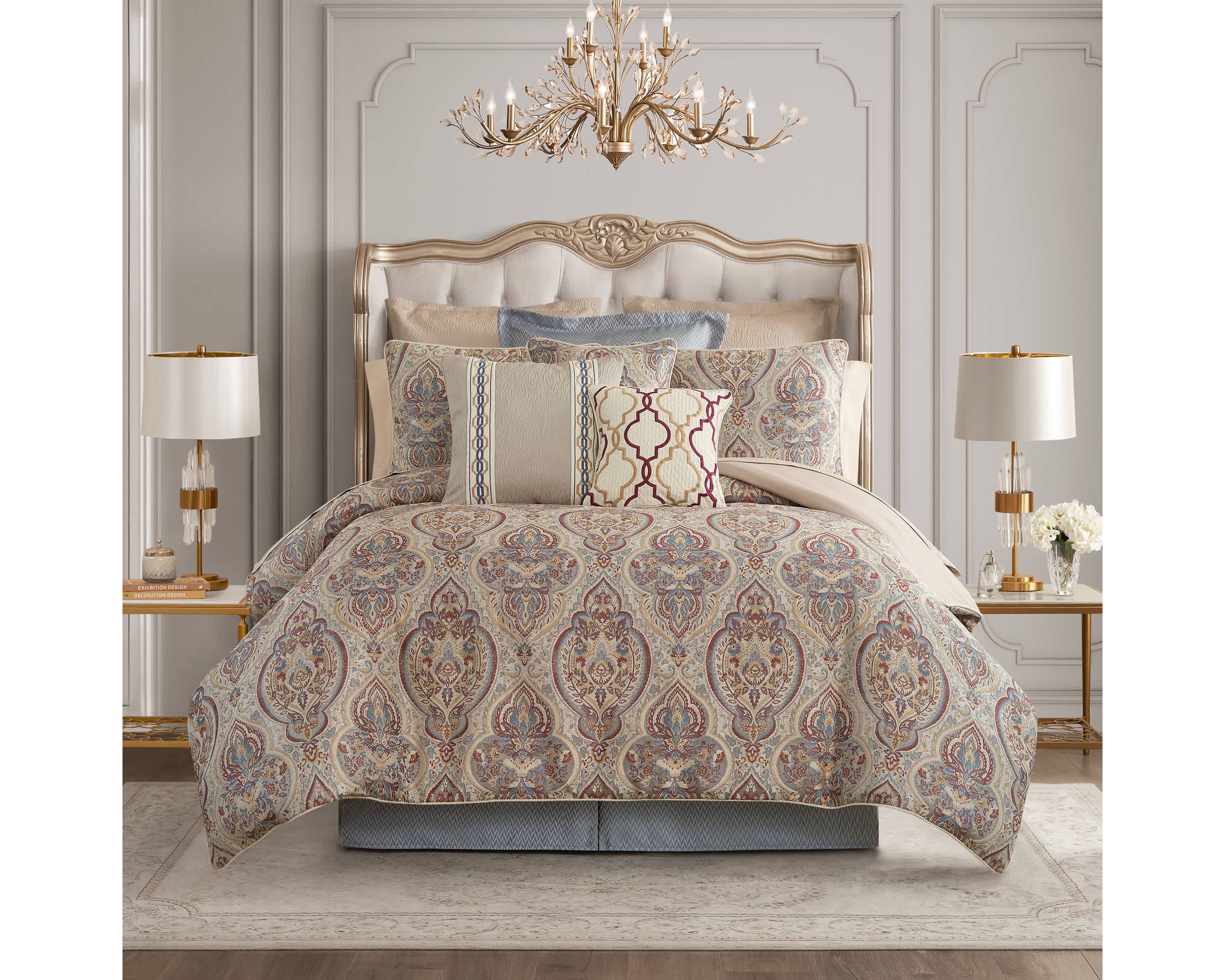 Lewiston 4 Piece Queen Comforter Set