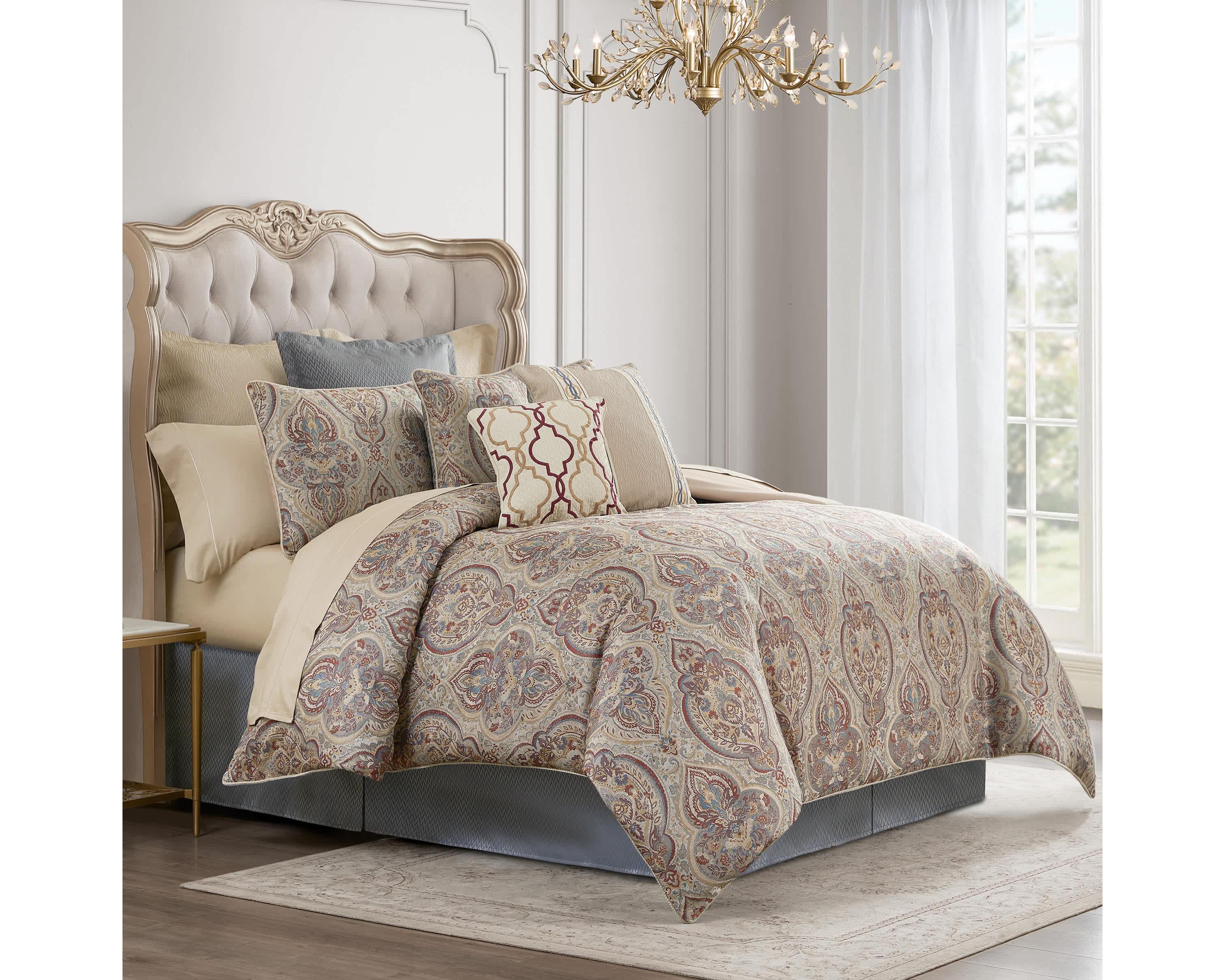 Lewiston 4 Piece Queen Comforter Set