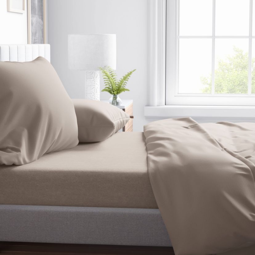 Dancing Holly Neutral Twin Fleece Sheet Set