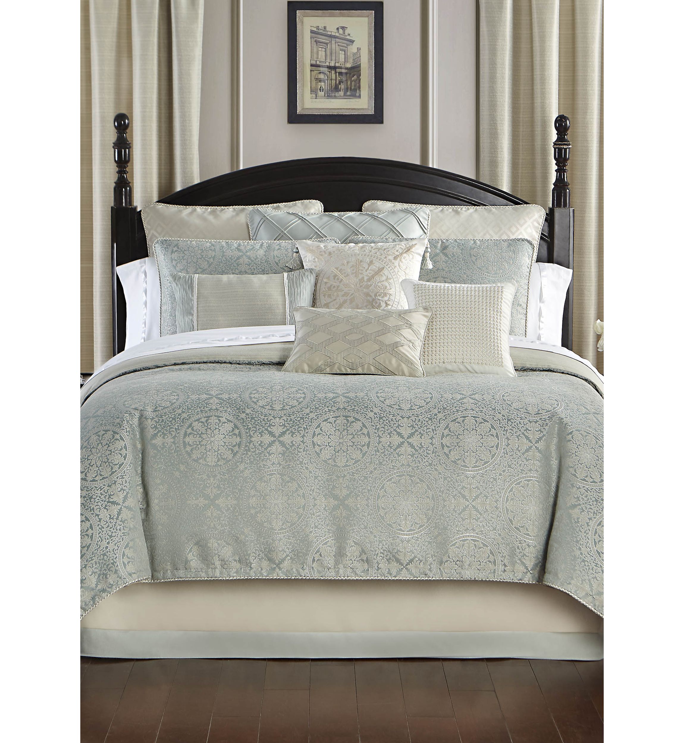 Daphne Reversible Comforter Set