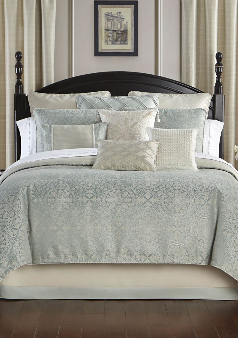 Daphne Reversible Comforter Set