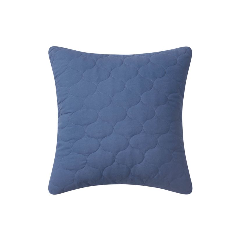Brighten your bedroom with the Zinnia Blue 5pc Comforter and Quilt Set. Featuring a vibrant red floral print with a reversible blue quilt, this set includes a comforter, quilt, 2 shams, and a decorative pillow—perfect for bold style and cozy, layered comfort year-round.